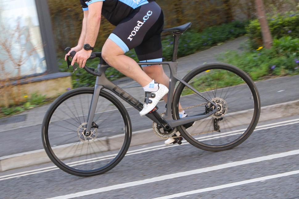 2022 Cube Agree C-62 Pro - riding 2.jpg