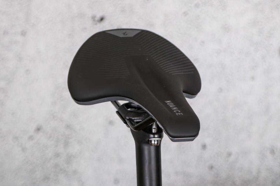 2022 Cube Agree C62 Pro - saddle 2.jpg