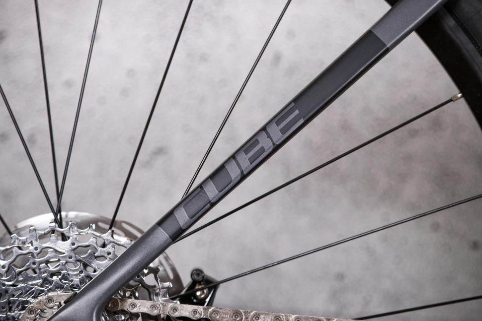 2022 Cube Agree C62 Pro - seat stay.jpg