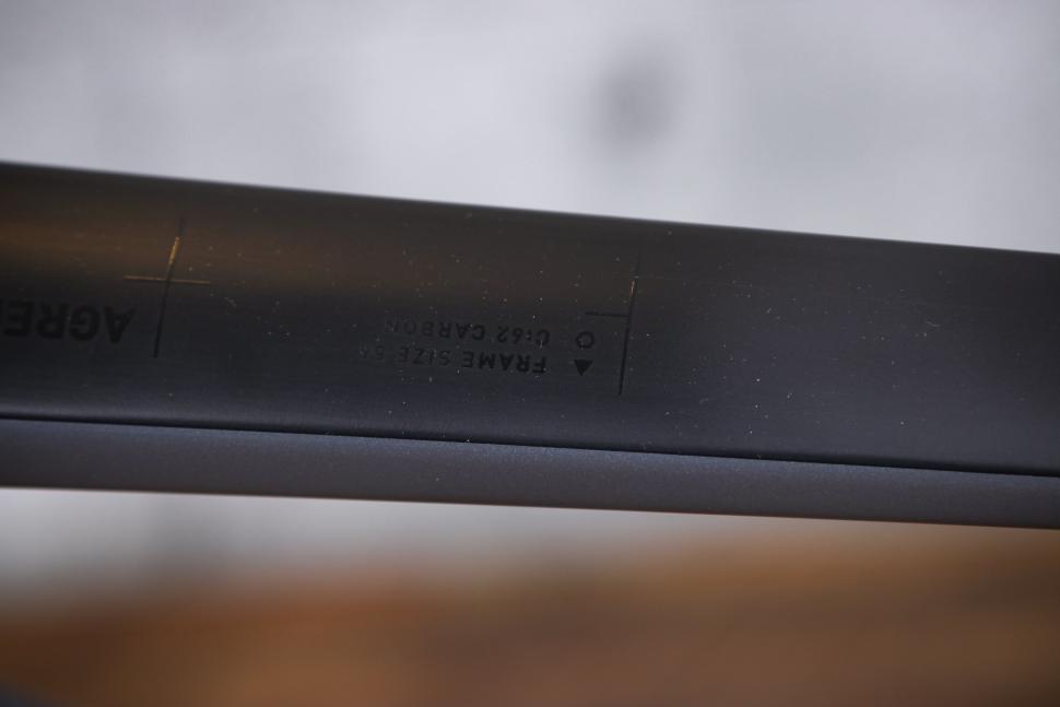 2022 Cube Agree C62 Pro - top tube decal 2.jpg