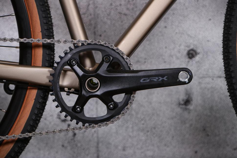 2022 Cube Nuroad EX - crank.jpg