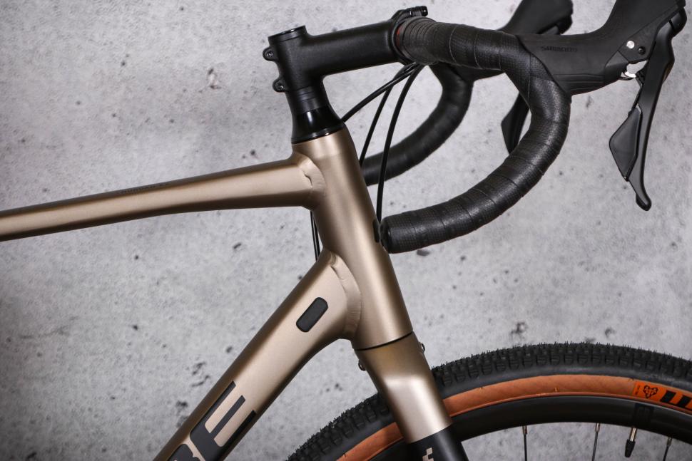 2022 Cube Nuroad EX - head tube.jpg