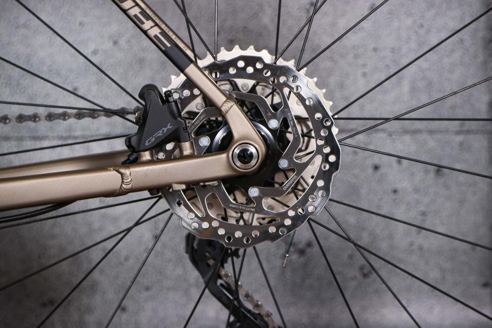 2022 Cube Nuroad EX - rear disc brake.jpg