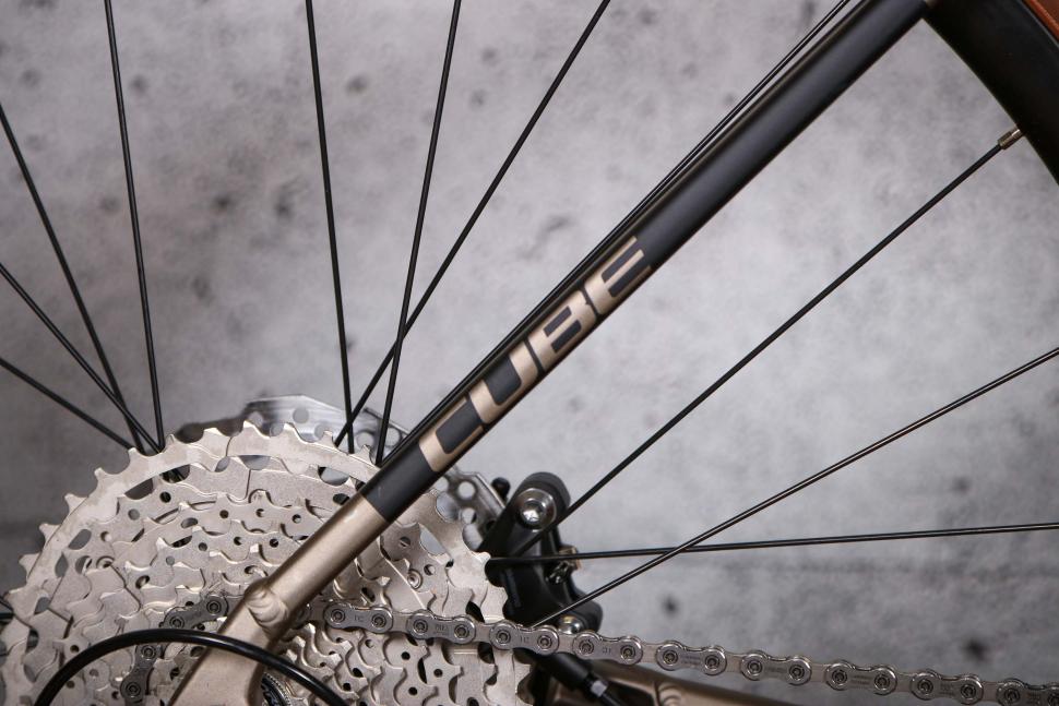 2022 Cube Nuroad EX - seat stay.jpg