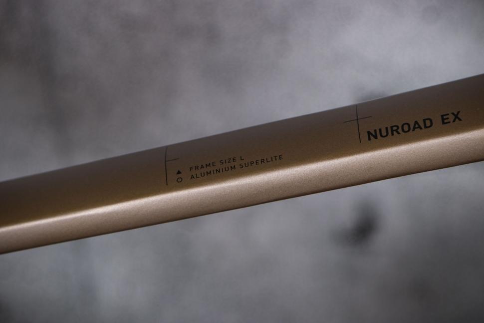 2022 Cube Nuroad EX - top tube decal 1.jpg