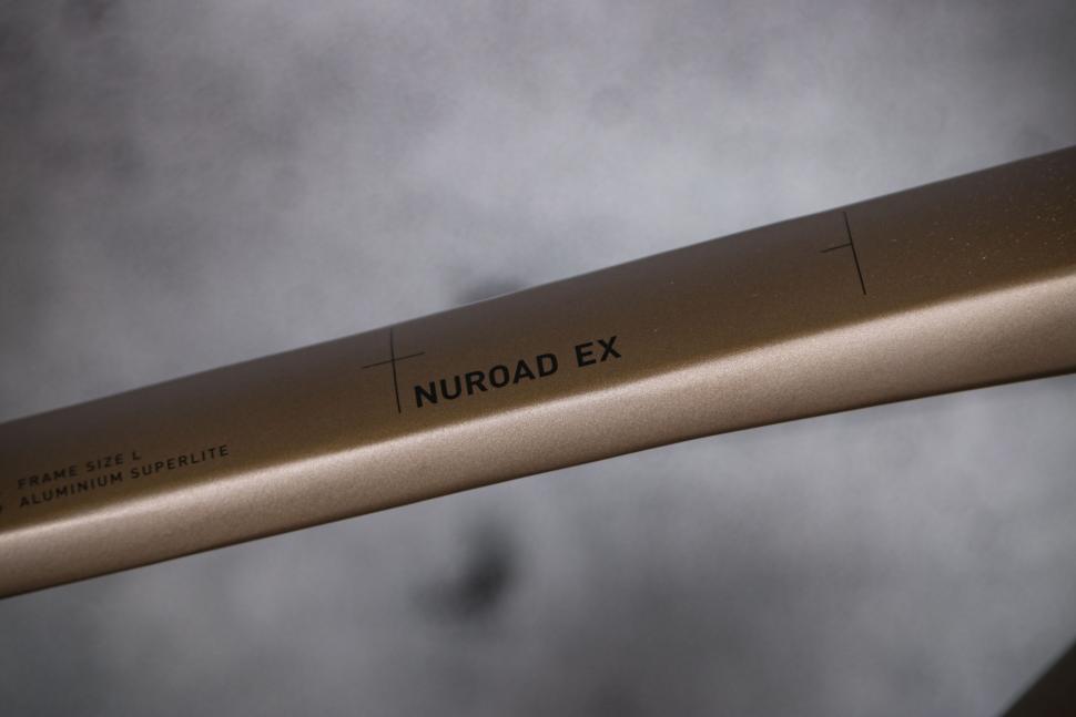 2022 Cube Nuroad EX - top tube decal 2.jpg
