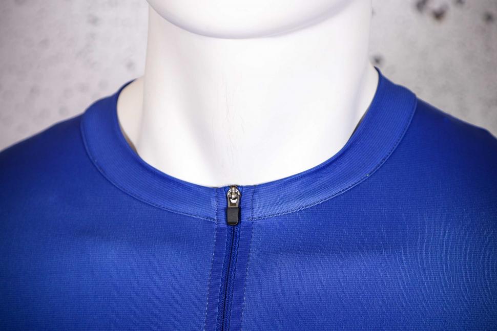 2022 dhb Aeron Short Sleeve Jersey 2.0 - collar.jpg