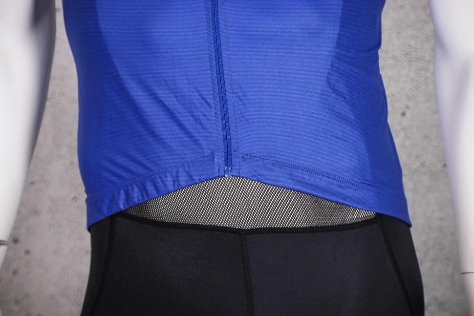 2022 dhb Aeron Short Sleeve Jersey 2.0 - hem.jpg