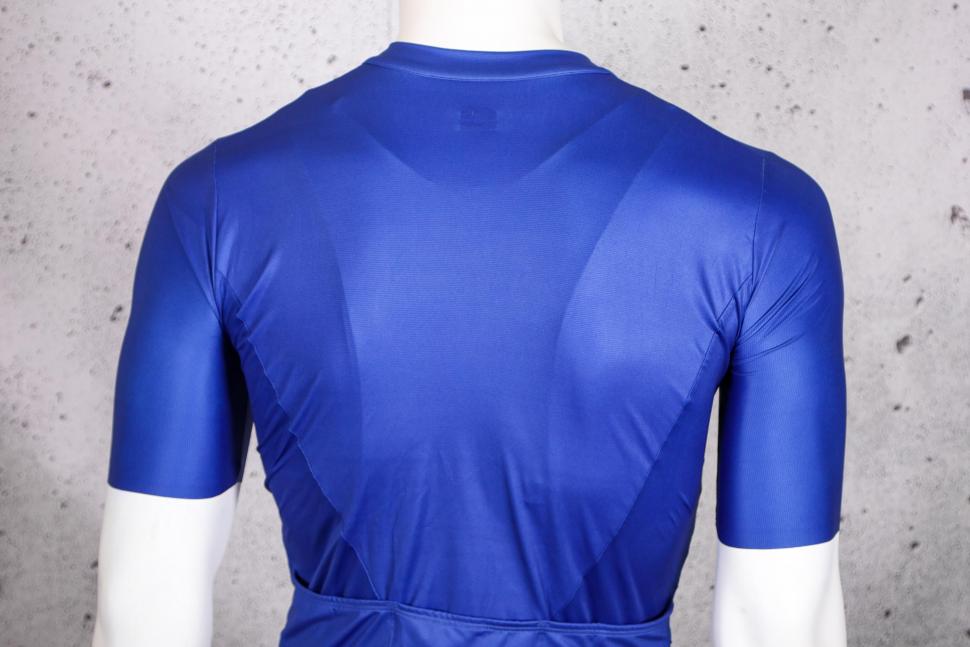 2022 dhb Aeron Short Sleeve Jersey 2.0 - shoulders.jpg