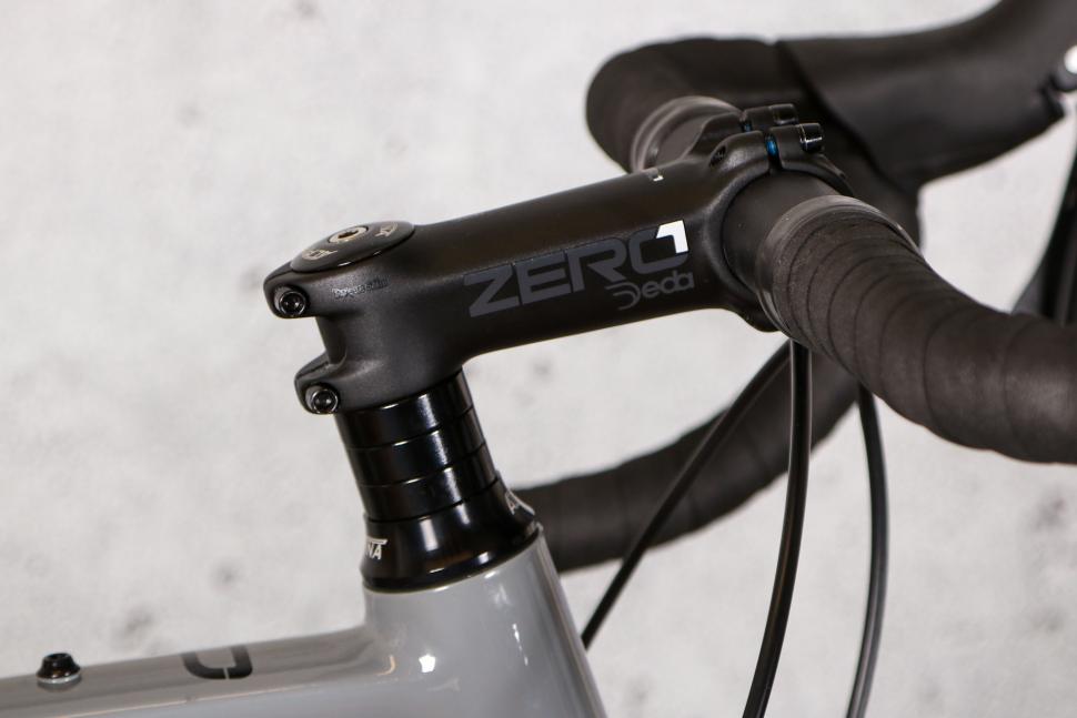 2022 Dolan GXA Aluminium Disc Gravel Bike - stem.jpg
