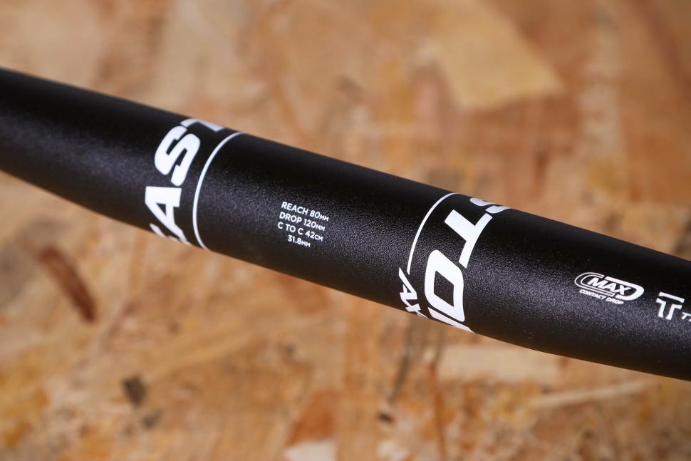 2022 Easton EA50 AX Handlebar - centre.jpg