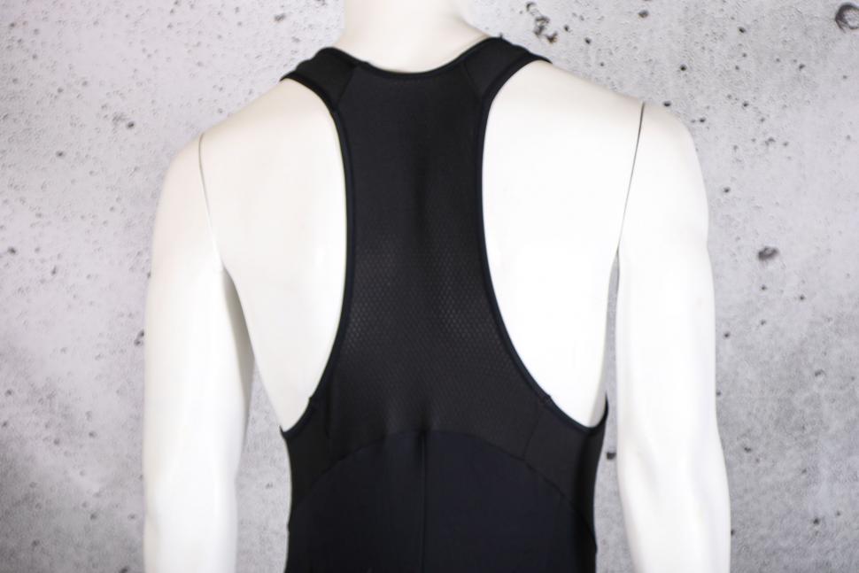 2022 Endura Xtract Bibtight - straps back.jpg