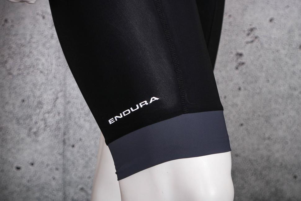 2022 Endura Xtract Lite Bibshort - cuff 2.jpg
