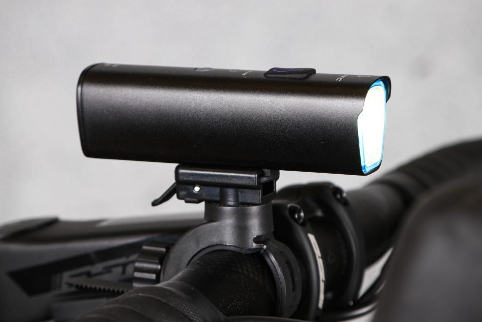 2022 ETC F1500 High Power Front light - side.jpg