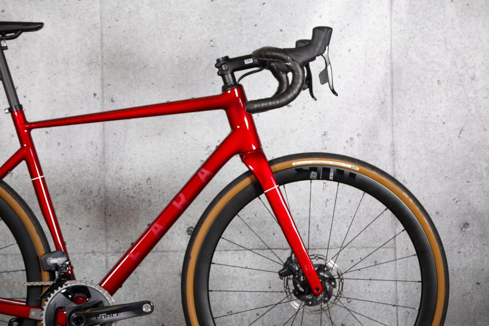 2022 Fara Cycling F-AR - front.jpg