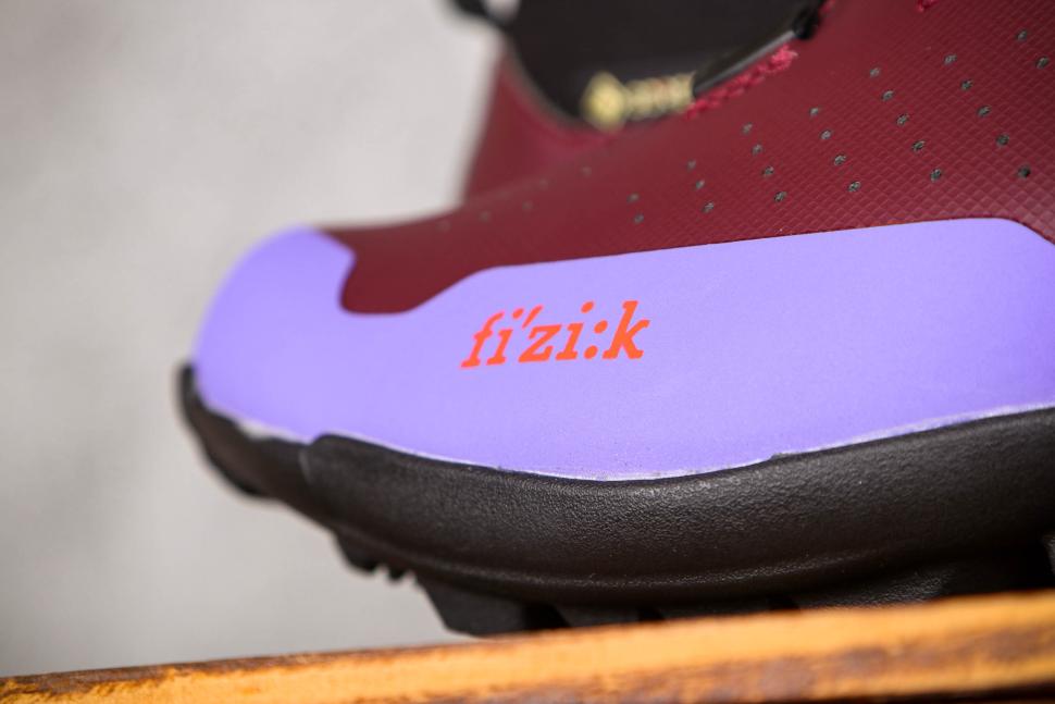 2022 Fizik Terra Artica GTX shoes - logo detail.jpg