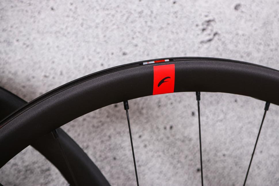 2022 Fulcrum Racing 4 DB wheelset - rim logo.jpg