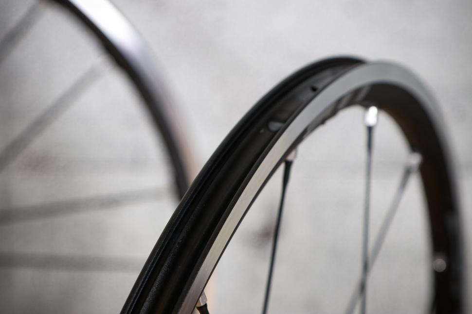 2022 Fulcrum Racing Zero 2WF - rim bed.jpg