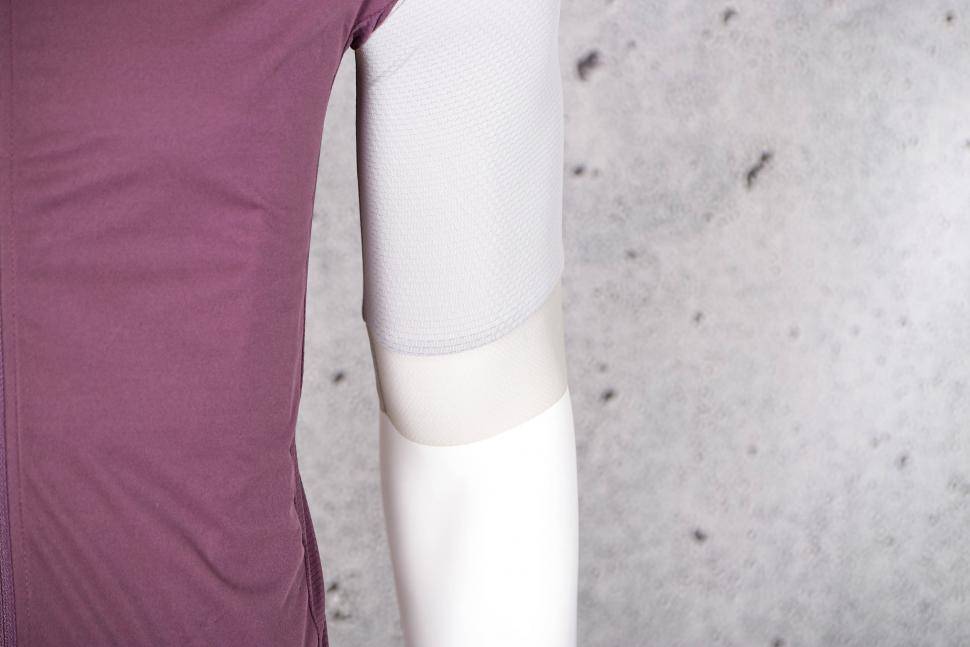 2022 Galibier Bordeaux Wind Jersey - cuff.jpg