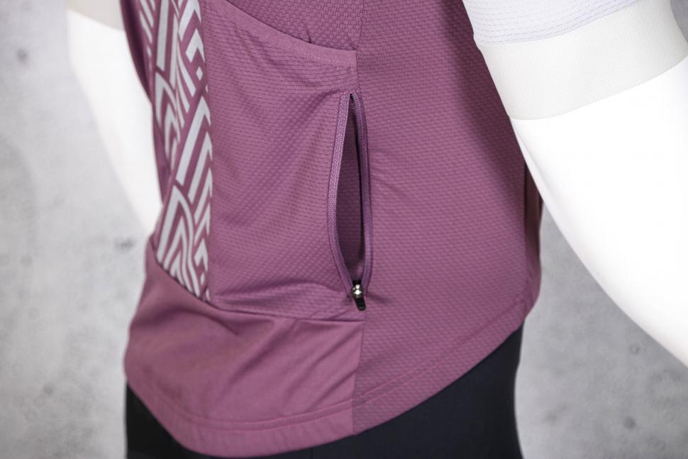 2022 Galibier Bordeaux Wind Jersey - zip pocket.jpg