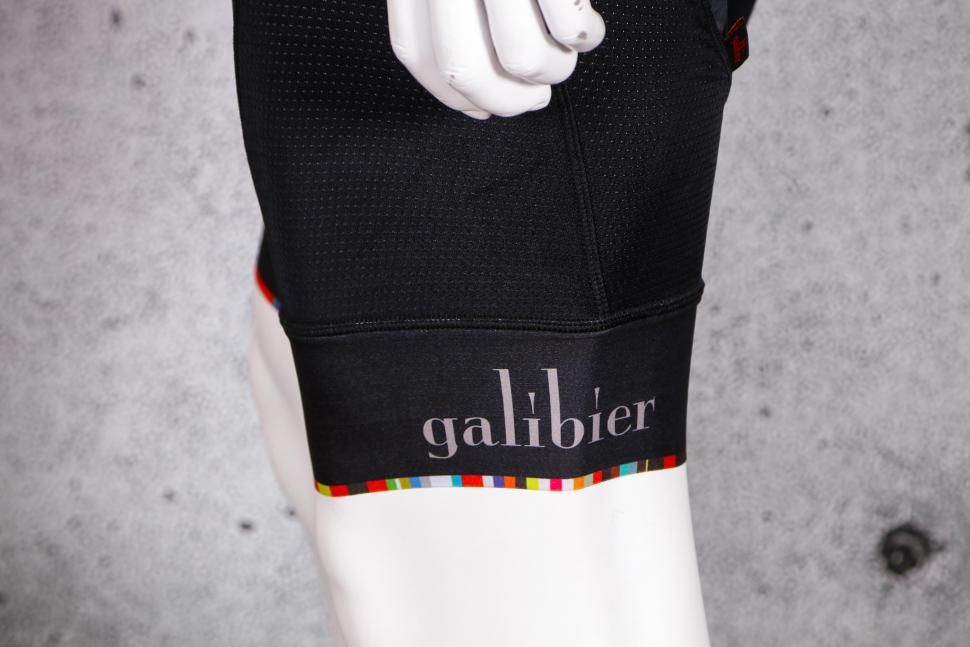 2022 Galibier Equipe 2 Aero Bib Shorts - cuff logo.jpg