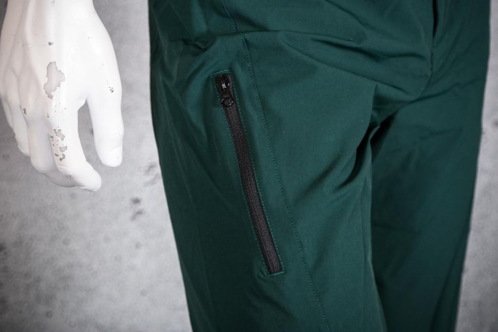 2022 Galibier Liberté gravel shorts - zip pocket 1.jpg