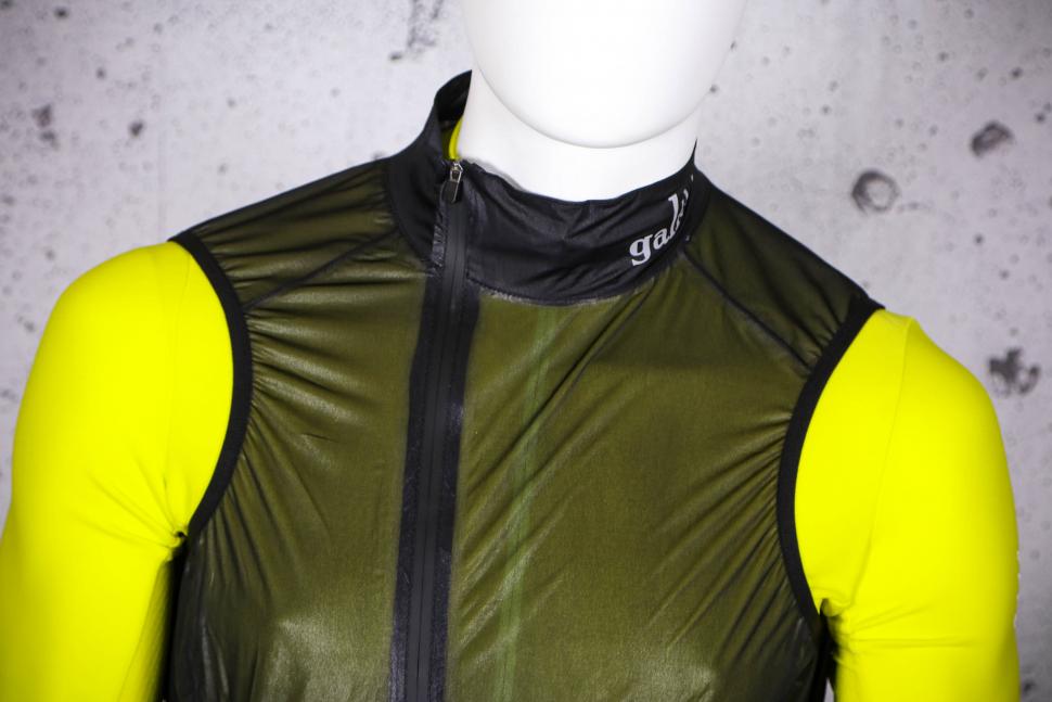2022 Galibier Vent Air gilet - chest.jpg