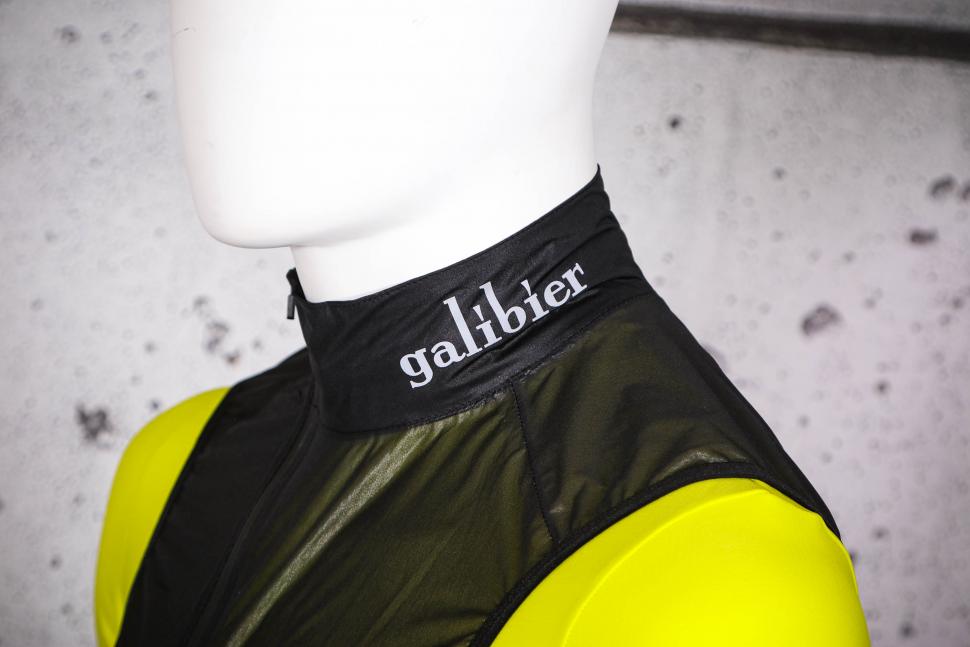 2022 Galibier Vent Air gilet - collar 2.jpg