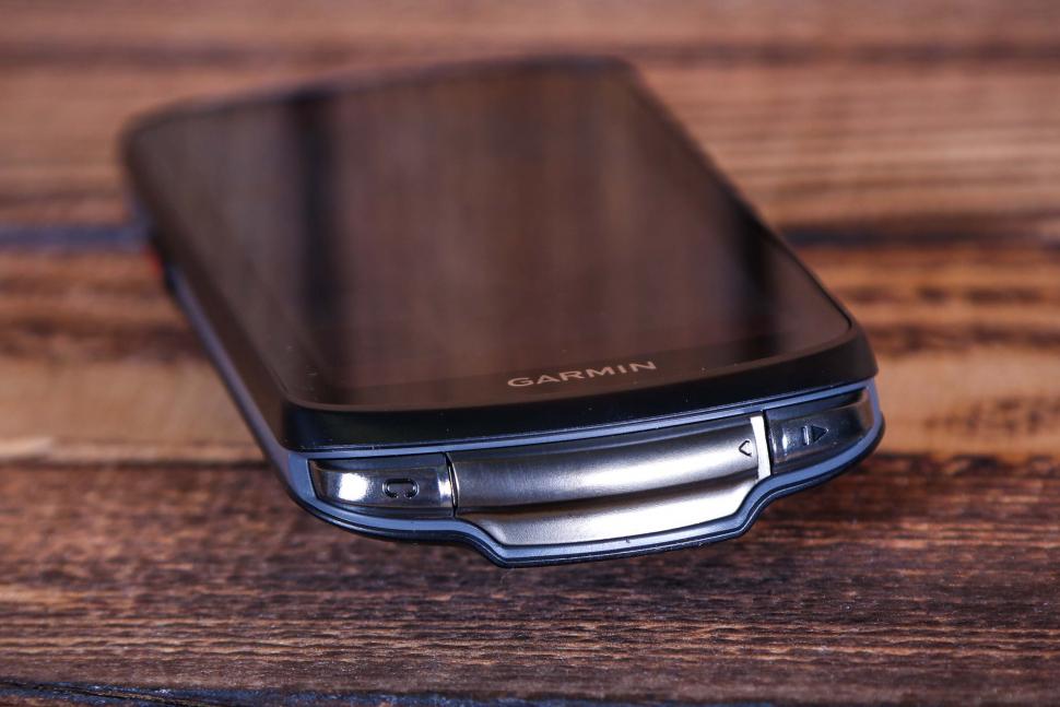 2022 Garmin Edge 1040 Solar - buttons.jpg