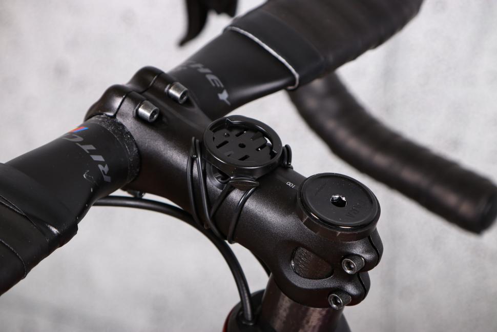 2022 Garmin Edge Explore 2 - mount.jpg