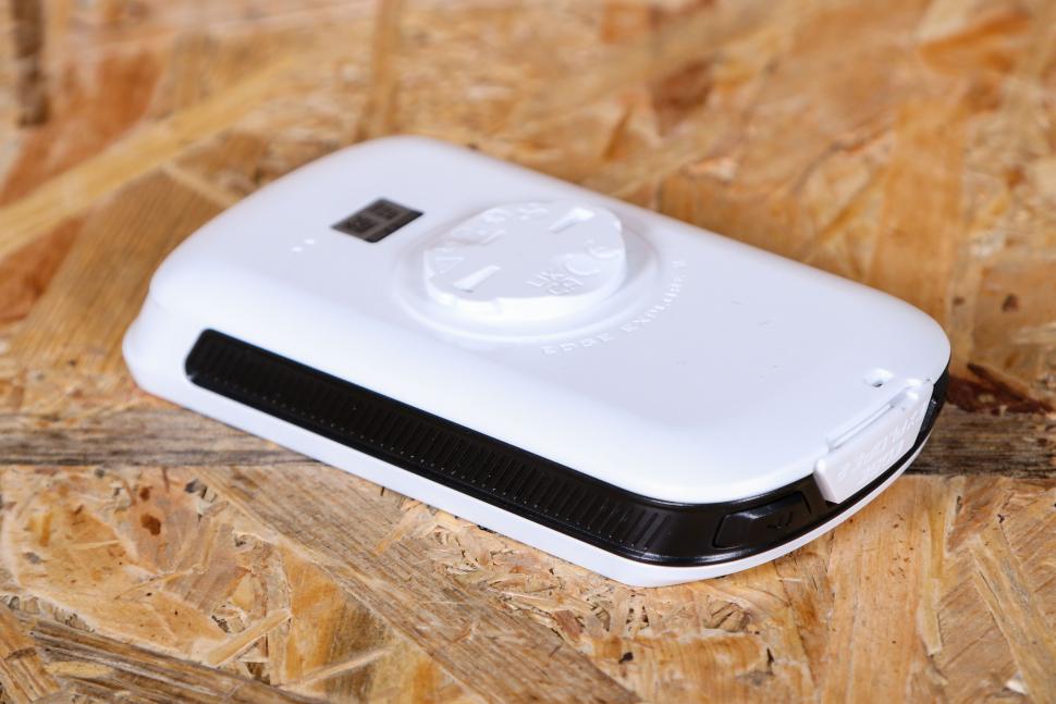 2022 Garmin Edge Explore 2 - rear.jpg
