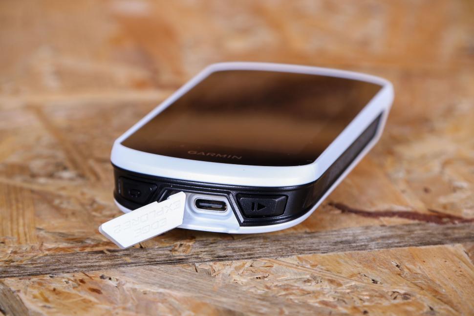 2022 Garmin Edge Explore 2 - USB port.jpg