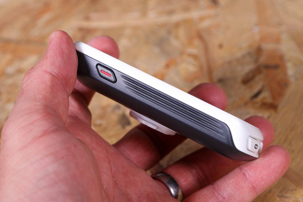 2022 Garmin Edge Explore - side.jpg