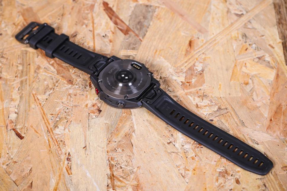 2022 Garmin epix Premium Active Smartwatch - back.jpg