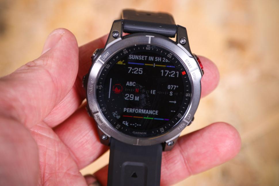 2022 Garmin epix Premium Active Smartwatch - screen details 1.jpg