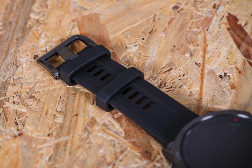 2022 Garmin epix Premium Active Smartwatch - strap 1.jpg