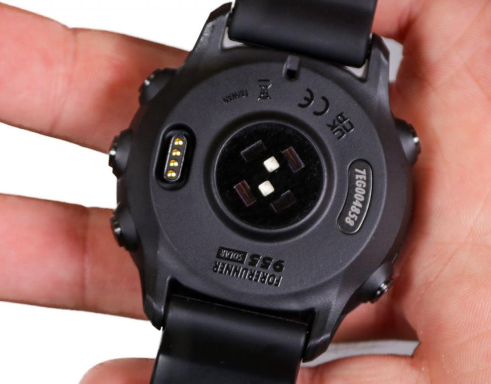 2022-garmin-forerunner-955-solar-crop