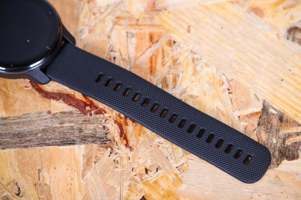 2022 Garmin Venu 2 Plus - strap 2.jpg