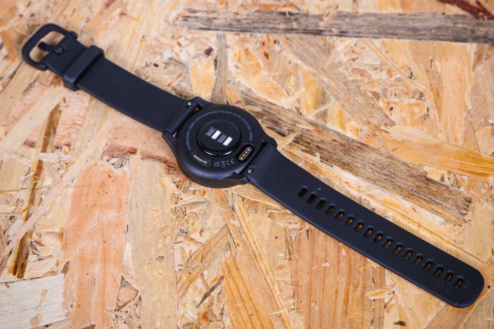 2022 Garmin vivomove Sport - back.jpg