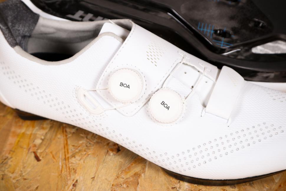 2022 Giant Surge Pro shoes - BOA dials.jpg