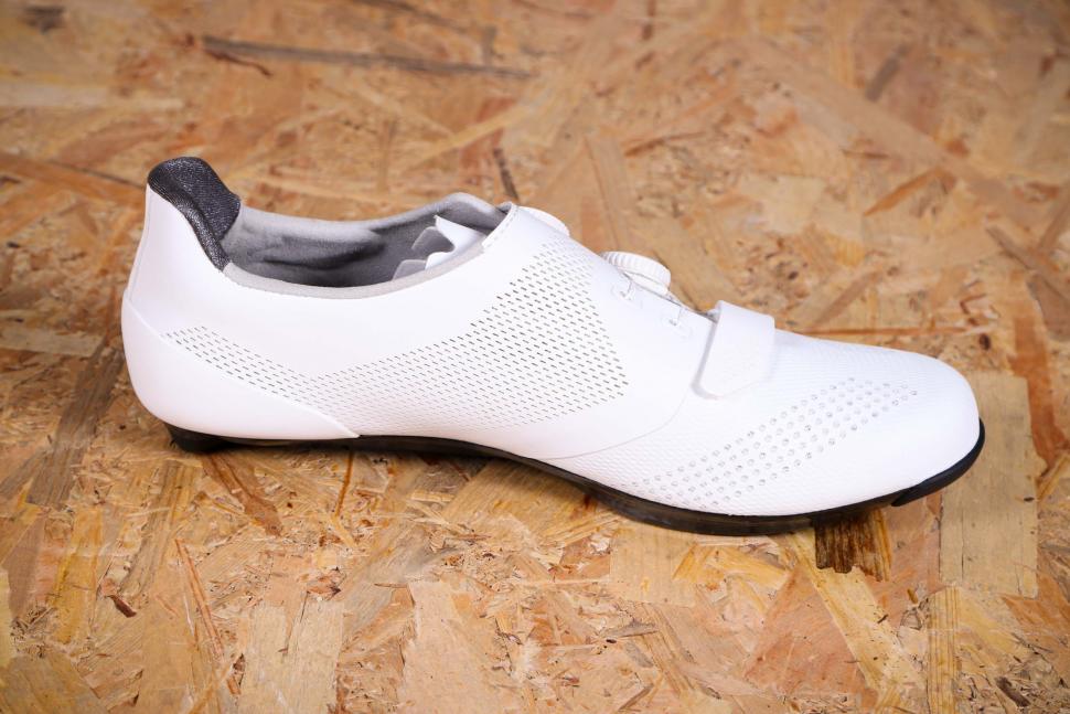 2022 Giant Surge Pro shoes - instep.jpg