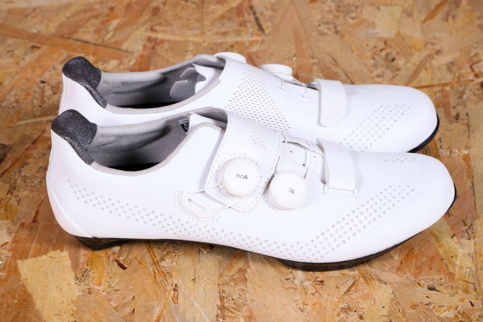 2022 Giant Surge Pro shoes - side.jpg