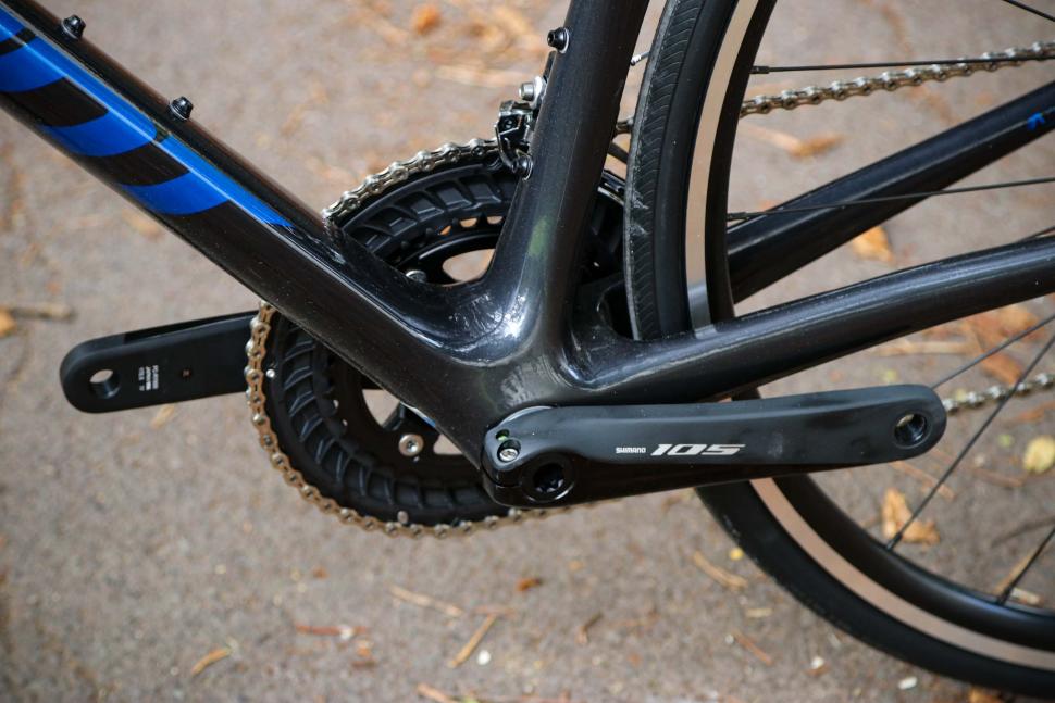 2022 Giant TCR Advanced 2 - bottom bracket.jpg