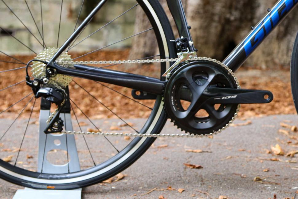 2022 Giant TCR Advanced 2 - drivetrain.jpg