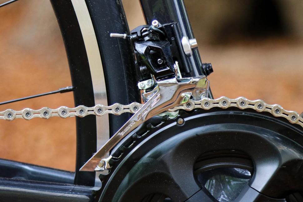 2022 Giant TCR Advanced 2 - front mech.jpg