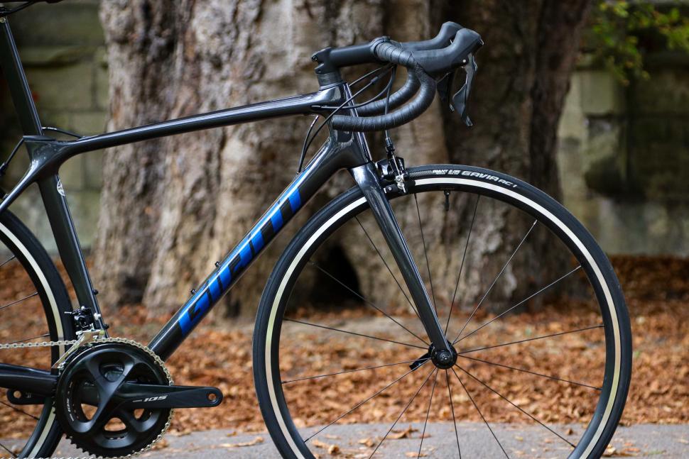 2022 Giant TCR Advanced 2 - front.jpg