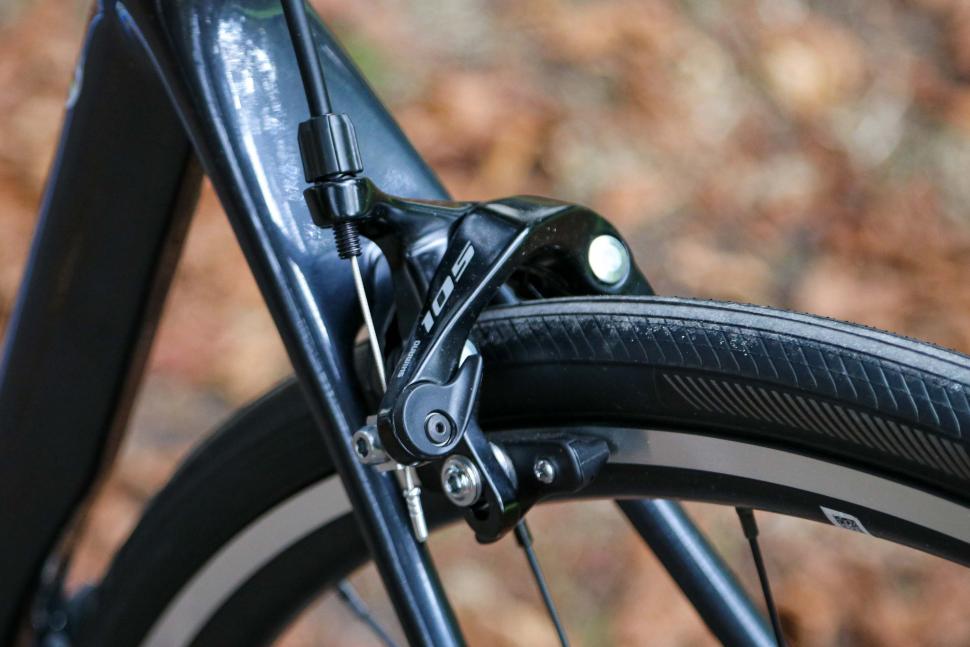 2022 Giant TCR Advanced 2 - rear brake.jpg