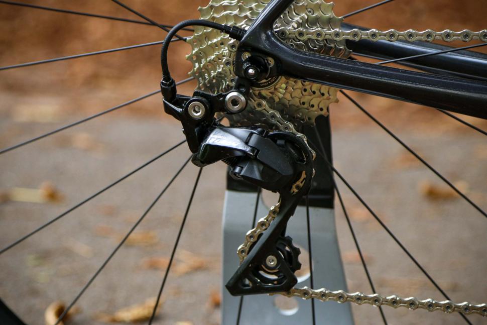 2022 Giant TCR Advanced 2 - rear mech.jpg