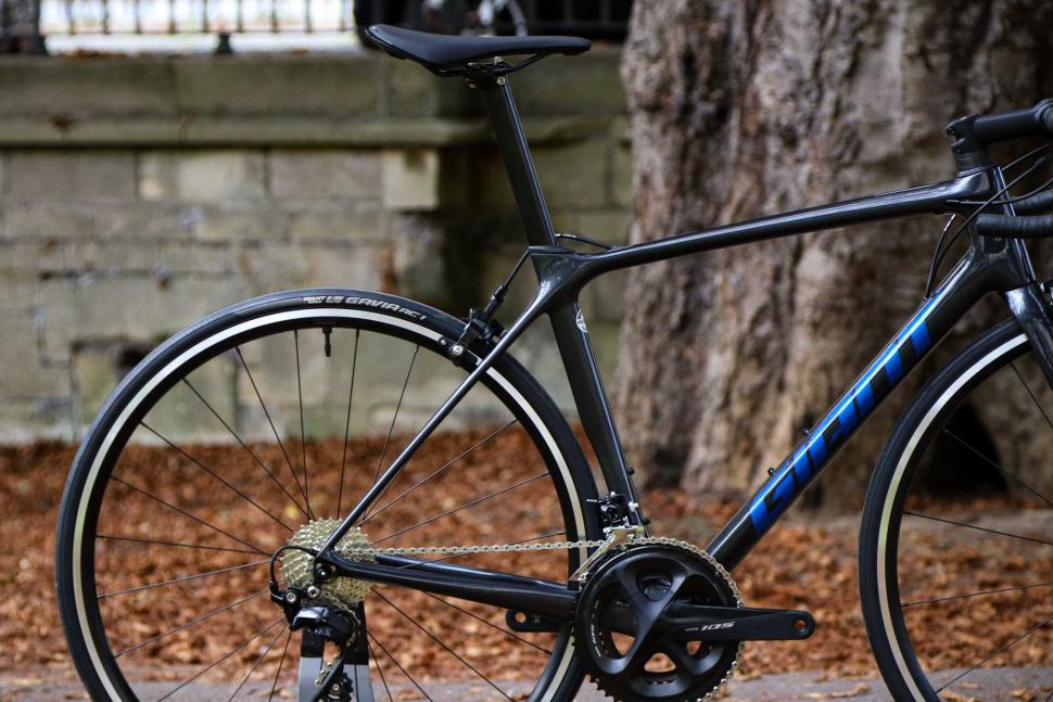 2022 Giant TCR Advanced 2 - rear.jpg