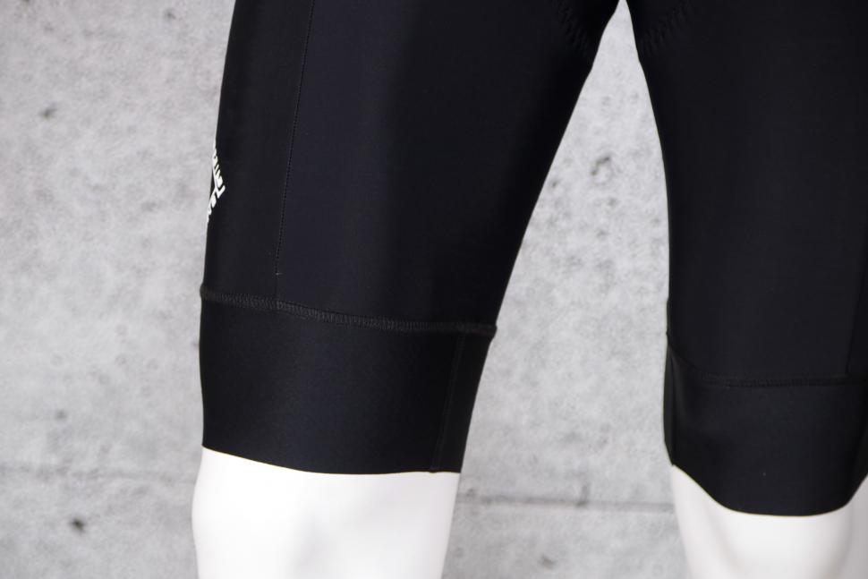 2022 Giro Men's Chrono Elite Bibshorts - cuff.jpg